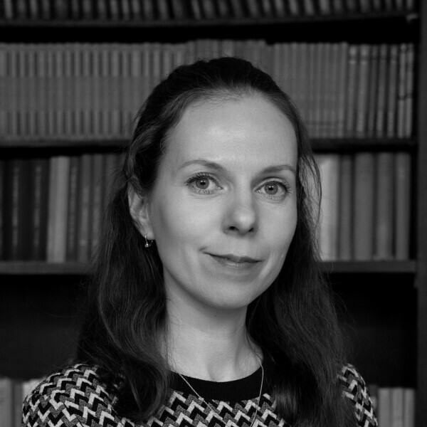 LENKA LELÁKOVÁ